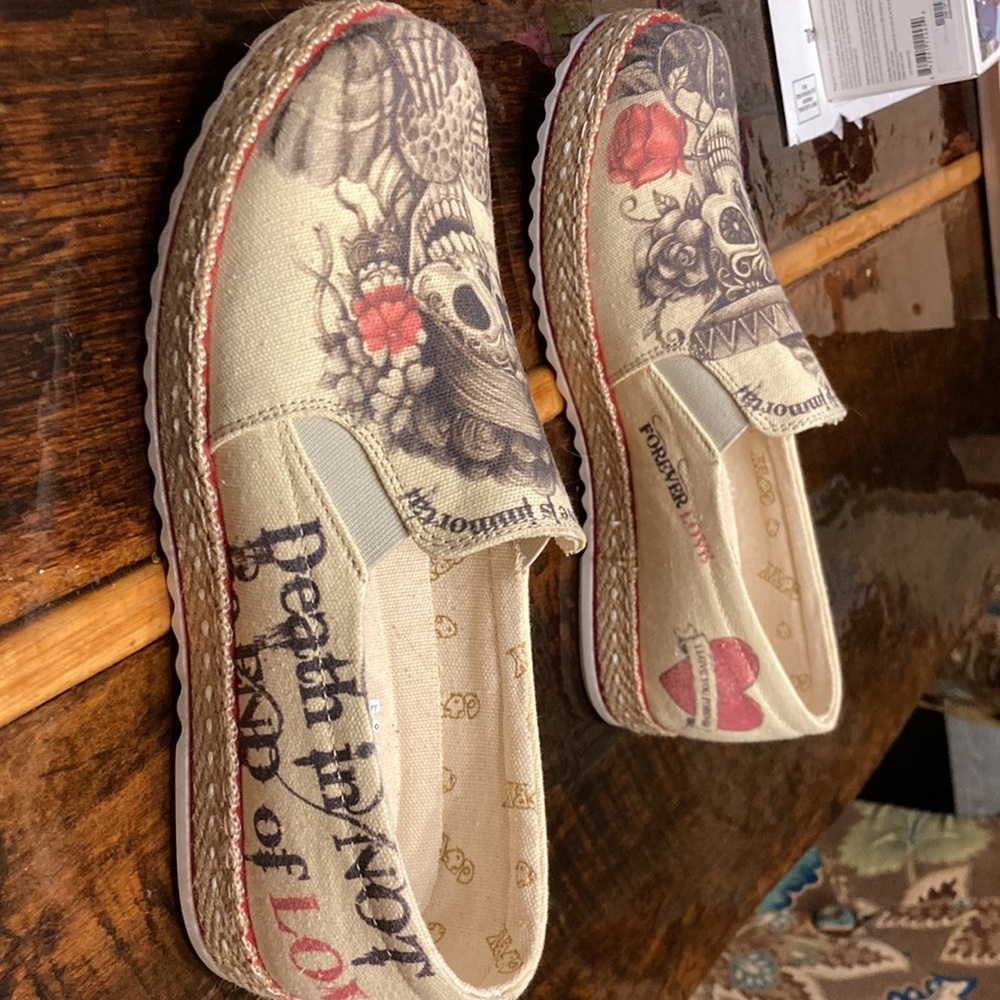 Shoes - Picture 2 of 5